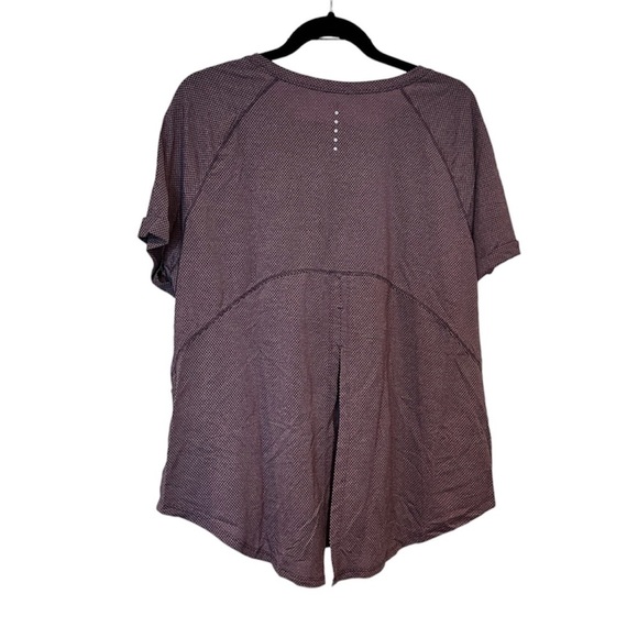 Textured Active Top with Open Back - Picture 3 of 3